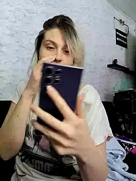 Snapshot of ScarletCallings420 chatting on 04/11/26, 01:46 ScarletCallings420 online show from 04/11/26, 01:46