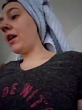 ScarletCallings420 online show from 11/17/25, 06:34