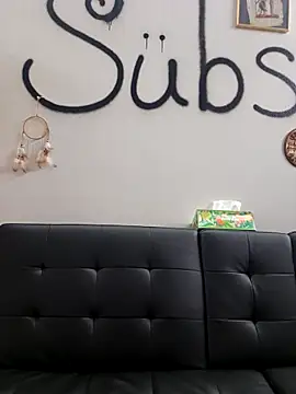 Snapshot of ScarletCallings420 chatting on 10/24/25, 01:43 ScarletCallings420 online show from 10/24/25, 01:43