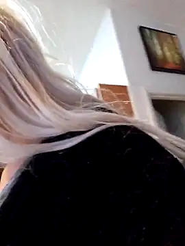 Snapshot of ScarletCallings420 chatting on 11/06/25, 06:56 ScarletCallings420 online show from 11/06/25, 06:56