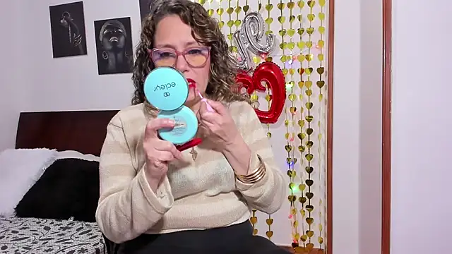 taylorhot70 online show from 03/10/26, 02:37