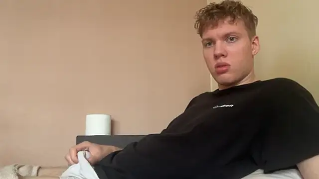 Snapshot of sexybooii6968 chatting on 10/03/25, 09:33 sexybooii6968 online show from 10/03/25, 09:33