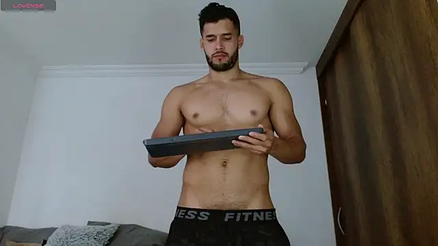 Snapshot of Noah_jhonsonn chatting on 10/16/25, 04:04 Noah jhonsonn online show from 10/16/25, 04:04