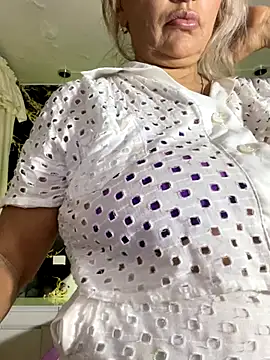 Snapshot of scarlett_sexx69 chatting on 10/22/25, 06:40 scarlett sexx69 online show from 10/22/25, 06:40