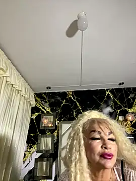 Snapshot of scarlett_sexx69 chatting on 11/15/25, 11:36 scarlett sexx69 online show from 11/15/25, 11:36