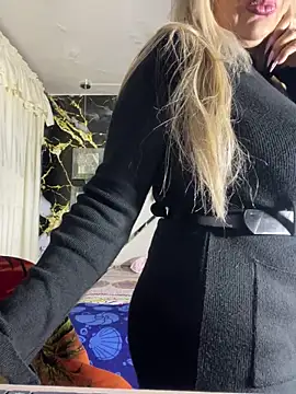 Snapshot of scarlett_sexx69 chatting on 10/27/25, 06:53 scarlett sexx69 online show from 10/27/25, 06:53