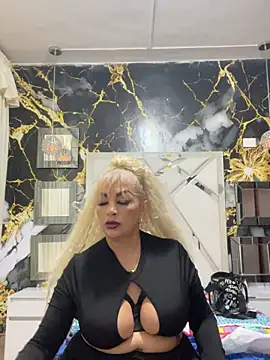 Snapshot of scarlett_sexx69 chatting on 11/14/25, 11:36 scarlett sexx69 online show from 11/14/25, 11:36