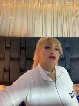 Snapshot of scarlett_sexx69 chatting on 11/07/25, 11:37 scarlett sexx69 online show from 11/07/25, 11:37