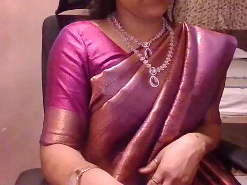 Snapshot of Pinky_4 chatting on 06/25/26, 04:34 Pinky 4 online show from 06/25/26, 04:34