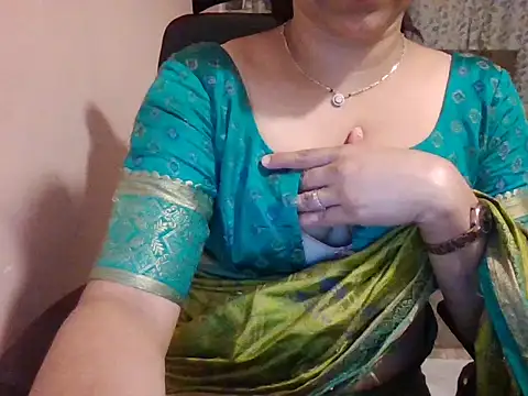 Pinky 4 online show from 10/18/25, 07:05