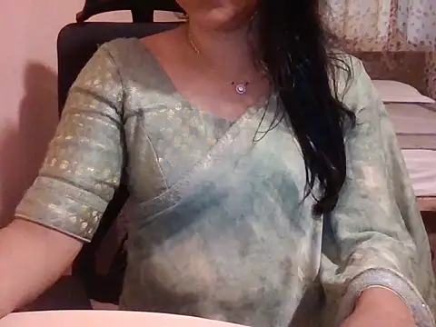 Snapshot of Pinky_4 chatting on 04/27/26, 04:32 Pinky 4 online show from 04/27/26, 04:32