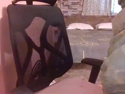 Pinky 4 online show from 11/20/25, 11:55