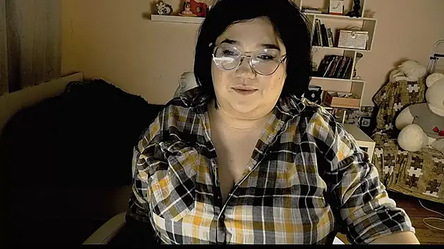 Snapshot of Vi-Vixen chatting on 03/05/25, 04:34 Vi-Vixen online show from 03/05/25, 04:34