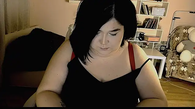 Snapshot of Vi-Vixen chatting on 02/18/25, 02:27 Vi-Vixen online show from 02/18/25, 02:27