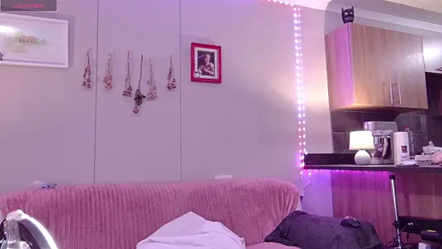 Snapshot of ScarletCarnal chatting on 11/16/25, 09:08 ScarletCarnal online show from 11/16/25, 09:08