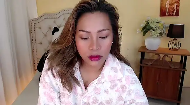 Snapshot of DreamLADYBOY chatting on 02/21/25, 11:54 DreamLADYBOY online show from 02/21/25, 11:54