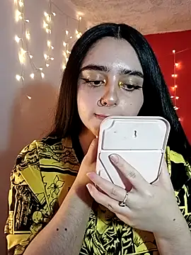 Snapshot of IvonneT chatting on 02/26/25, 05:13 IvonneT online show from 02/26/25, 05:13