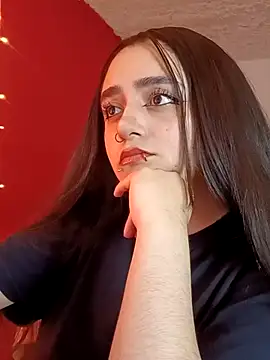 Snapshot of IvonneT chatting on 10/20/25, 12:02 IvonneT online show from 10/20/25, 12:02