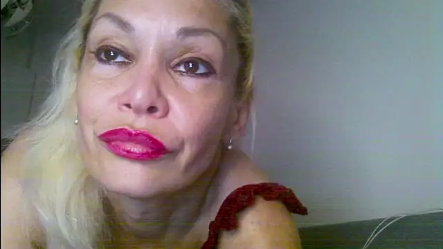 Snapshot of EvaaMina chatting on 06/20/26, 02:11 EvaaMina online show from 06/20/26, 02:11
