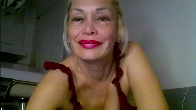 Snapshot of EvaaMina chatting on 06/18/26, 09:25 EvaaMina online show from 06/18/26, 09:25