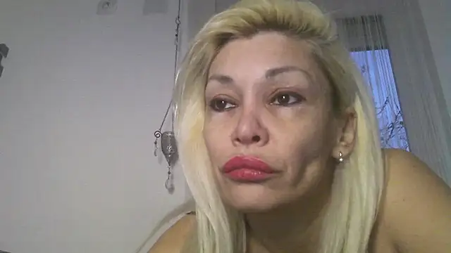 Snapshot of EvaaMina chatting on 01/16/26, 03:49 EvaaMina online show from 01/16/26, 03:49