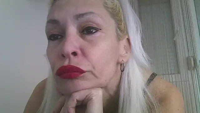 Snapshot of EvaaMina chatting on 01/01/25, 03:35 EvaaMina online show from 01/01/25, 03:35