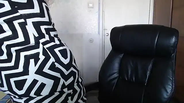 Snapshot of MilayaDFlow chatting on 12/18/24, 12:29 MilayaDFlow online show from 12/18/24, 12:29