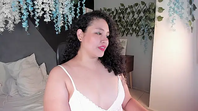 Snapshot of alixon_fiore5 chatting on 01/08/26, 06:08 alixon fiore5 online show from 01/08/26, 06:08