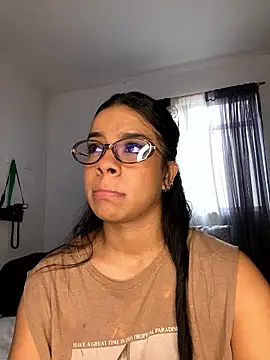 Snapshot of trianawhite chatting on 01/15/26, 03:04 trianawhite online show from 01/15/26, 03:04