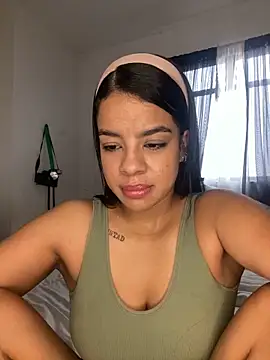 Snapshot of trianawhite chatting on 02/27/26, 03:12 trianawhite online show from 02/27/26, 03:12