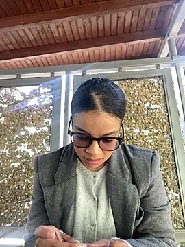 Snapshot of trianawhite chatting on 02/19/26, 04:48 trianawhite online show from 02/19/26, 04:48