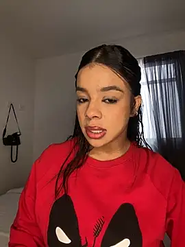 trianawhite online show from 10/14/25, 02:39