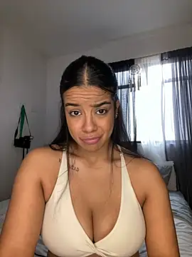 Snapshot of trianawhite chatting on 01/16/26, 03:16 trianawhite online show from 01/16/26, 03:16