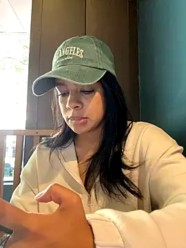 trianawhite online show from 11/11/25, 03:29