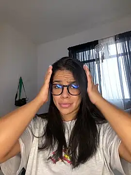 Snapshot of trianawhite chatting on 01/19/26, 04:11 trianawhite online show from 01/19/26, 04:11