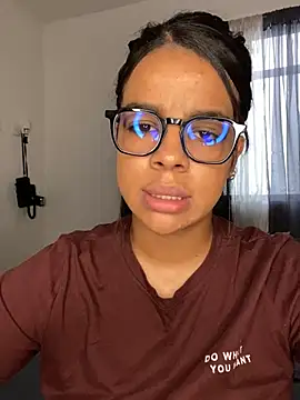 trianawhite online show from 12/10/24, 03:22