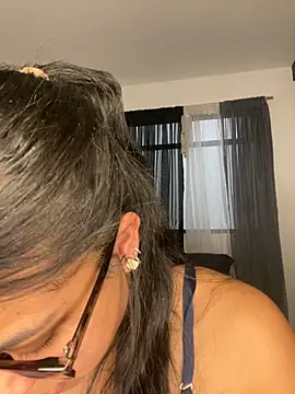 Snapshot of trianawhite chatting on 02/05/26, 10:49 trianawhite online show from 02/05/26, 10:49