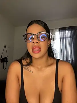 trianawhite online show from 10/03/25, 02:18