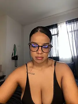 trianawhite online show from 03/09/26, 03:59