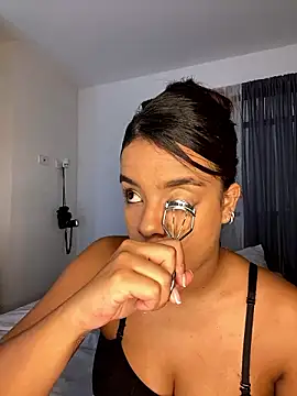 trianawhite online show from 12/02/24, 09:01