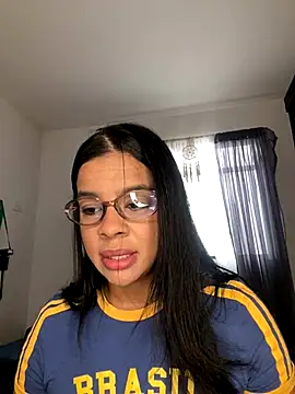 trianawhite online show from 11/13/25, 03:49