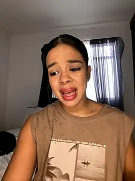 trianawhite online show from 09/23/25, 03:19