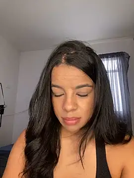 trianawhite online show from 11/07/25, 03:38