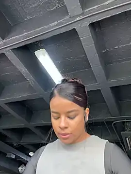 trianawhite online show from 12/02/24, 05:21