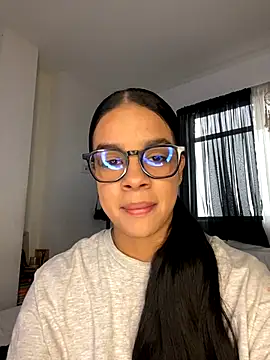 trianawhite online show from 09/16/25, 02:18