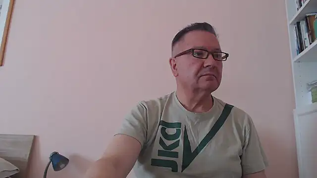 Snapshot of YOU6me chatting on 09/11/25, 07:52 YOU6me online show from 09/11/25, 07:52