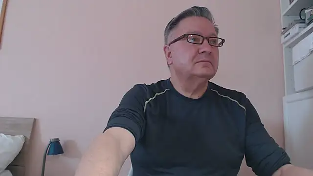 Snapshot of YOU6me chatting on 03/01/25, 09:51 YOU6me online show from 03/01/25, 09:51