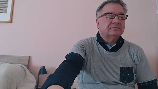 Snapshot of YOU6me chatting on 03/14/25, 09:14 YOU6me online show from 03/14/25, 09:14