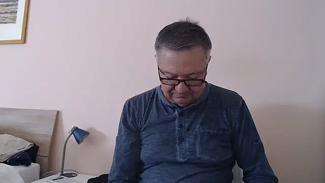 Snapshot of YOU6me chatting on 09/18/25, 07:44 YOU6me online show from 09/18/25, 07:44