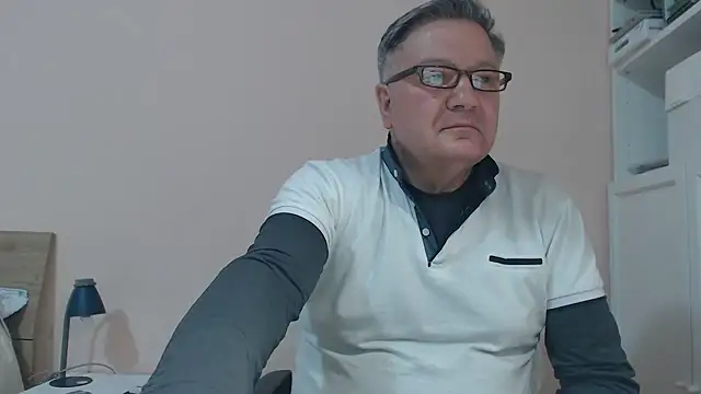 Snapshot of YOU6me chatting on 03/01/25, 03:49 YOU6me online show from 03/01/25, 03:49